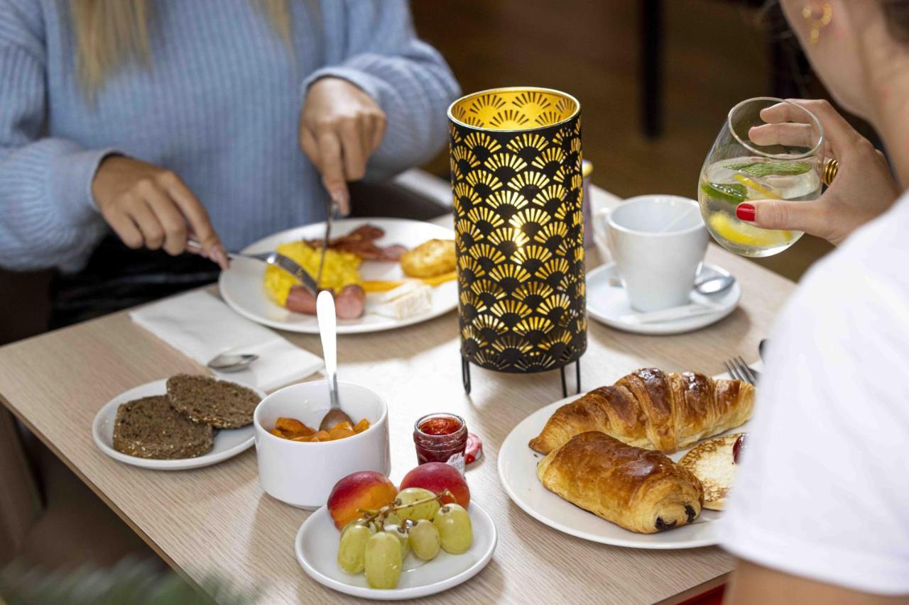 Hotel Les Suites - Domaine De Crecy Екстериор снимка