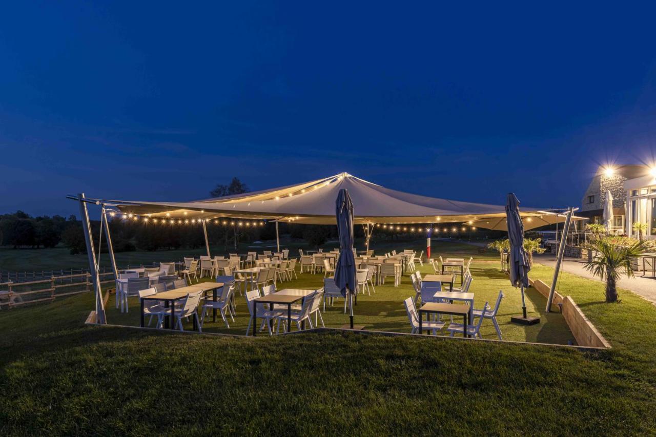 Hotel Les Suites - Domaine De Crecy Екстериор снимка
