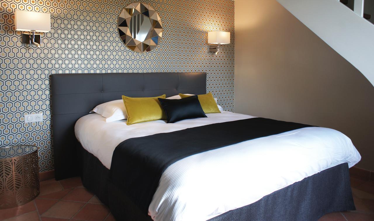 Hotel Les Suites - Domaine De Crecy Екстериор снимка