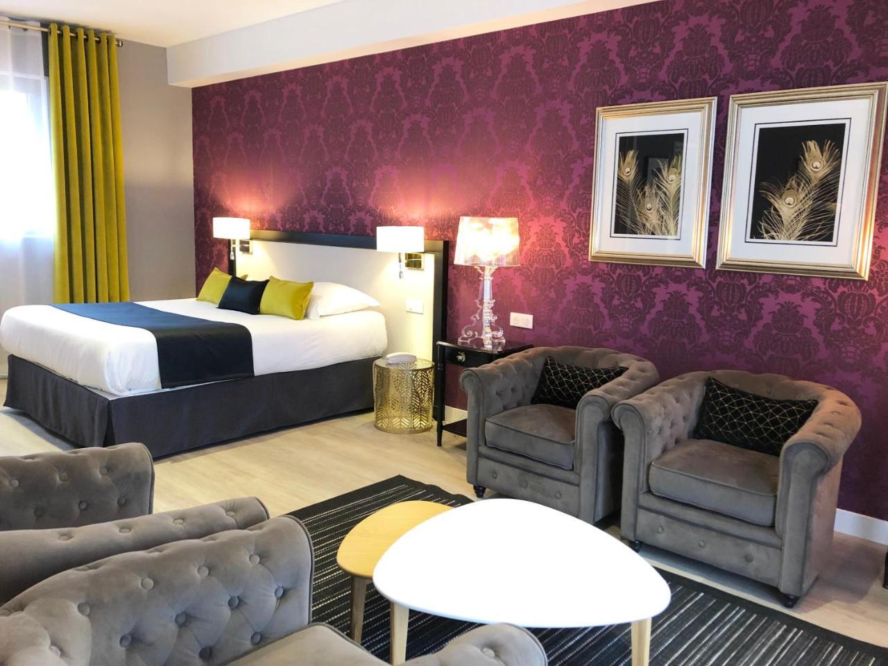 Hotel Les Suites - Domaine De Crecy Екстериор снимка