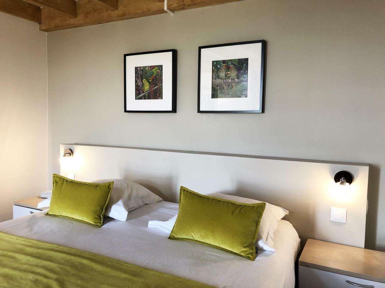Hotel Les Suites - Domaine De Crecy Екстериор снимка