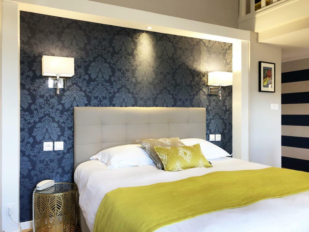 Hotel Les Suites - Domaine De Crecy Екстериор снимка