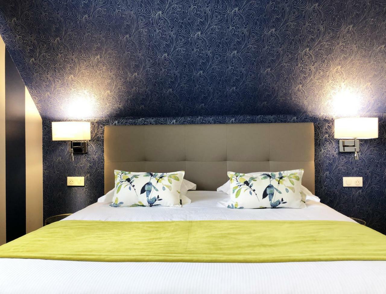 Hotel Les Suites - Domaine De Crecy Екстериор снимка